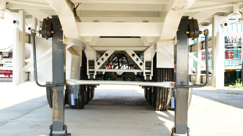 Heavy duty flatbed transport semi-trailer