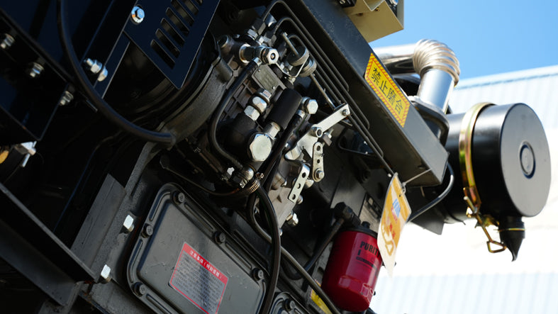 Medium density powder material transportation semi-trailer