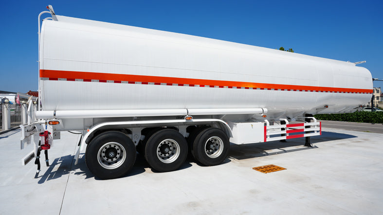Flammable liquid tank transport semi-trailer