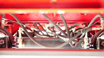 Heavy duty low flatbed transport semi-trailer